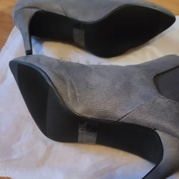 💕 2/$30 Dream Pairs Gray Heeled Booties - size 8 - Picture 6 of 6